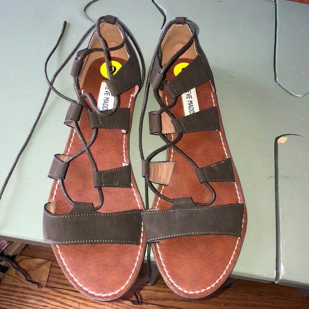 Steve Madden army green sandals